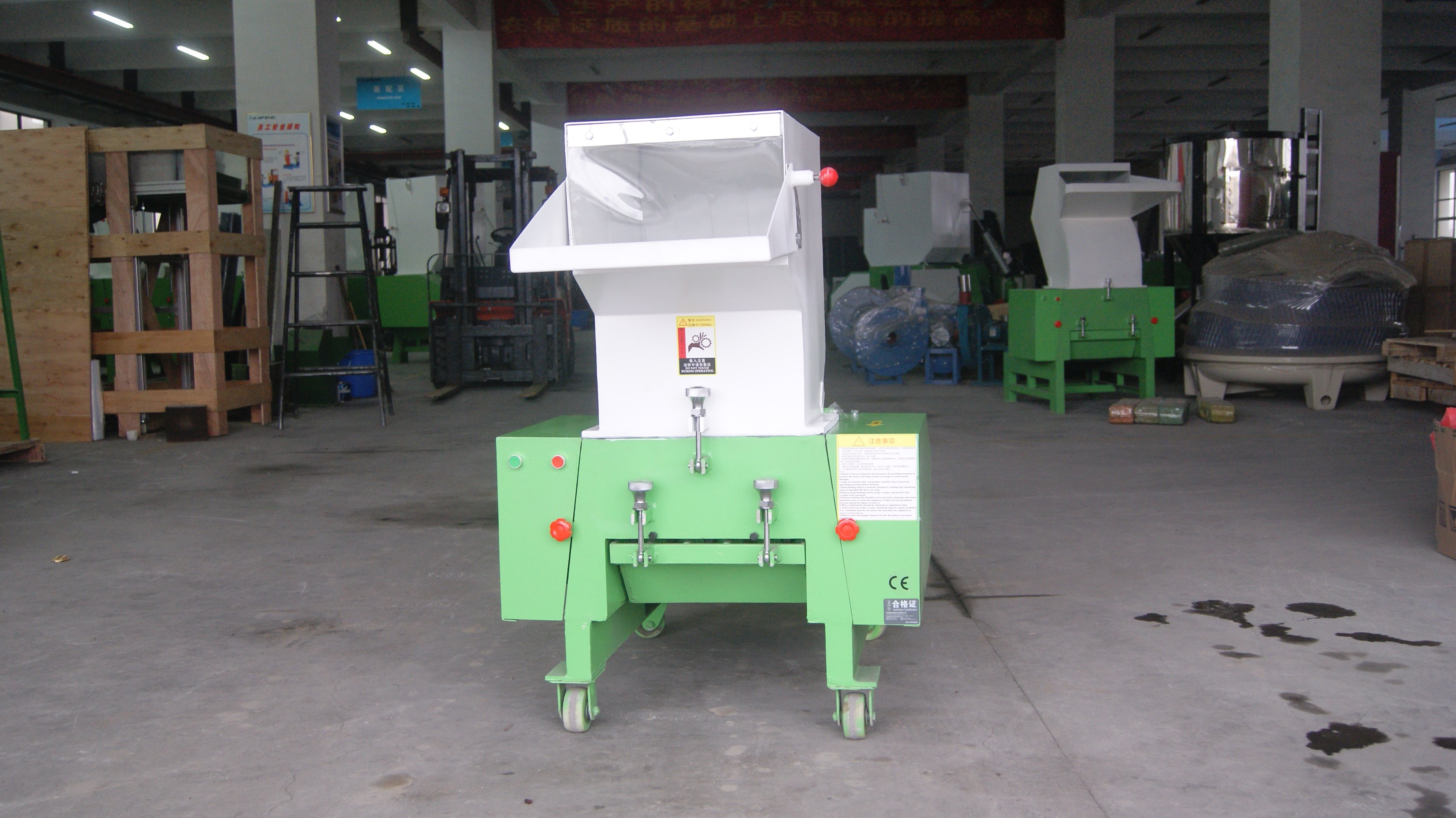 máy băm nhựa mini