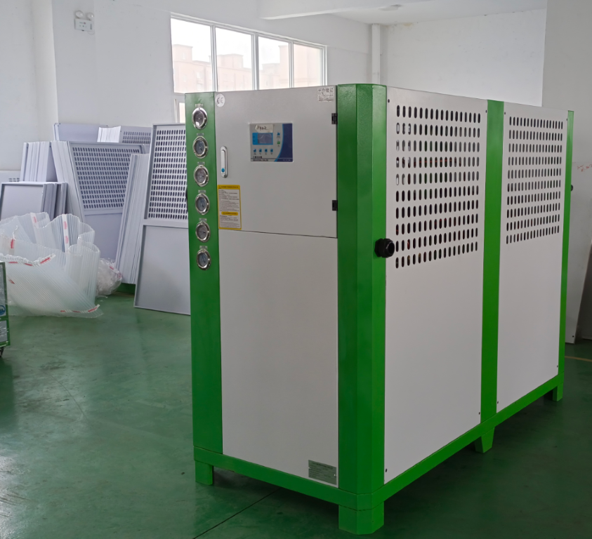 Chiller trong sản xuất nhựa