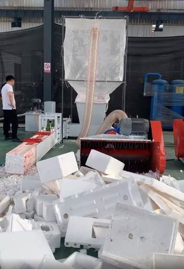 Máy băm nhựa tái chế xốp