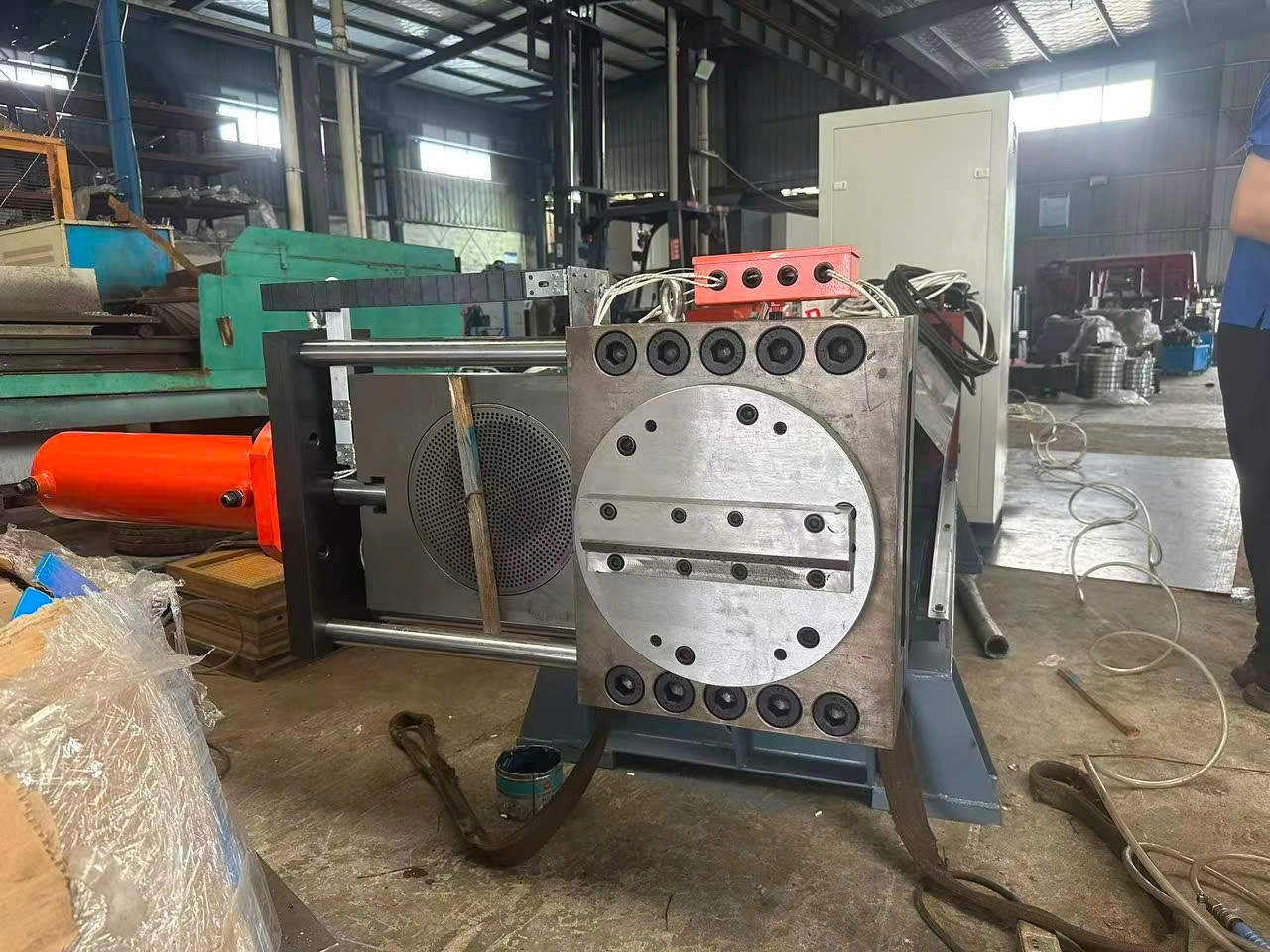 Đầu khuôn cắt hạt nhựa