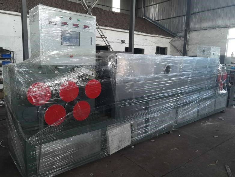 Máy sản xuất đai nhựa