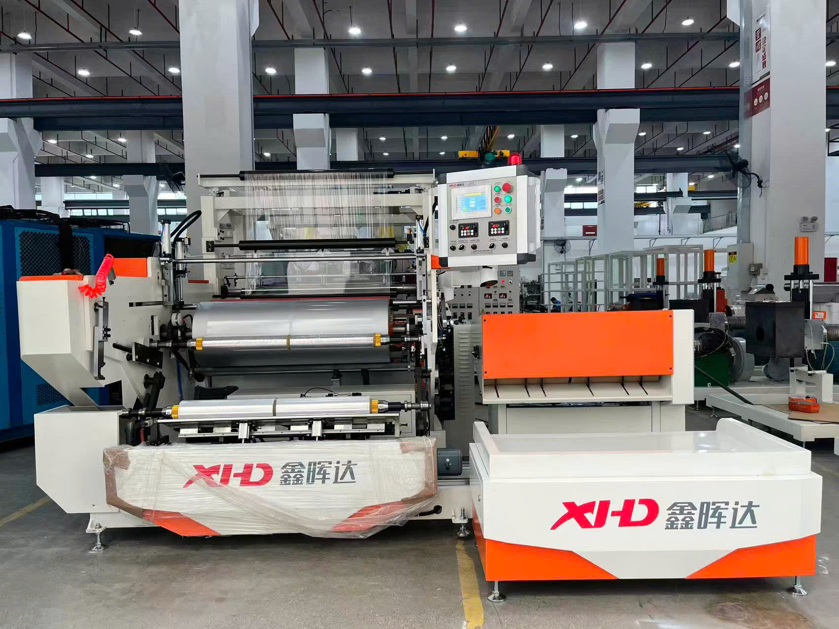 máy sản xuất màng nhựa bọc hàng