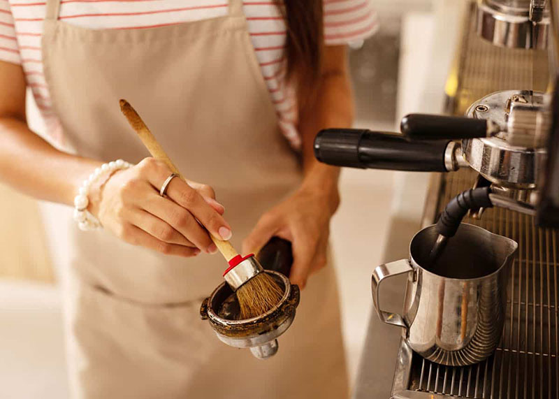 Các bước cơ bản để vệ sinh máy pha cà phê