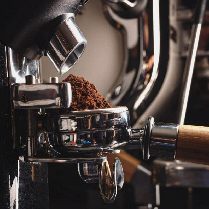 Các bước vệ sinh máy xay cà phê