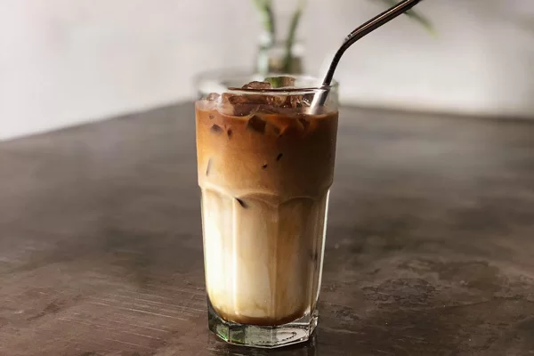 Cách Pha Cà Phê Sữa Tươi Mát Lạnh Chuẩn Quán Cho Mùa Hè Nóng Bức