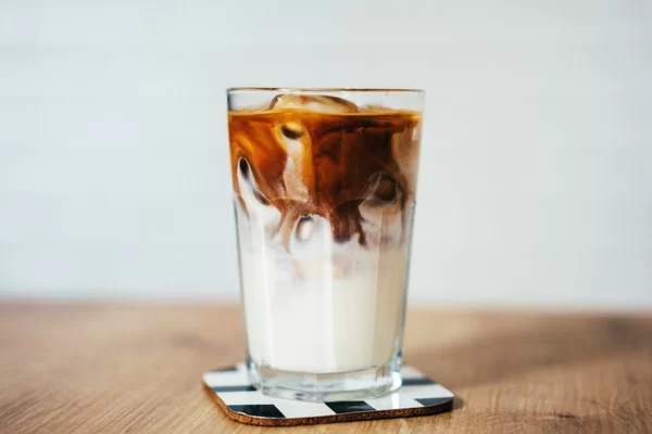 Cách Pha Cà Phê Sữa Tươi Mát Lạnh Chuẩn Quán Cho Mùa Hè Nóng Bức