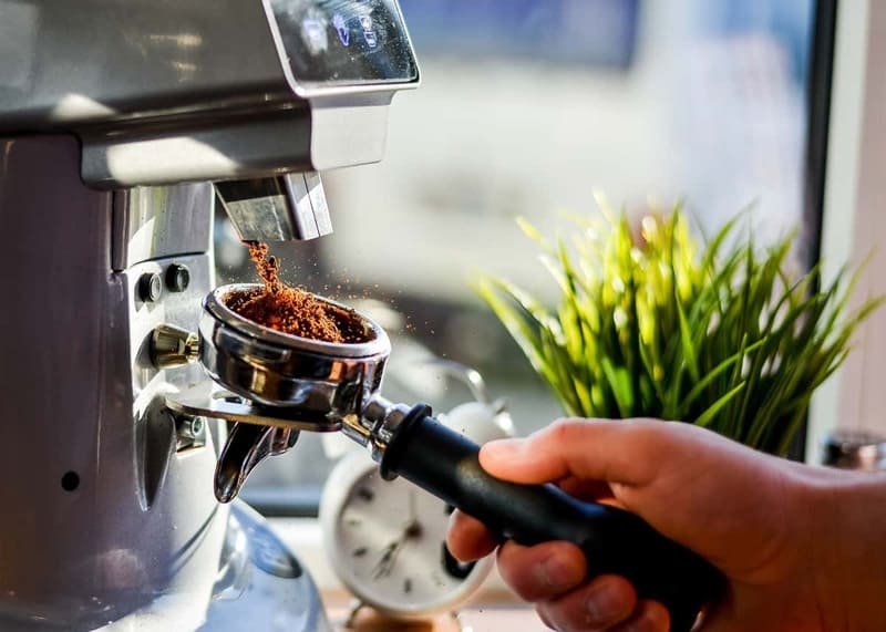Cách sử dụng và bảo quản máy xay cà phê đúng cách để tăng tuổi thọ