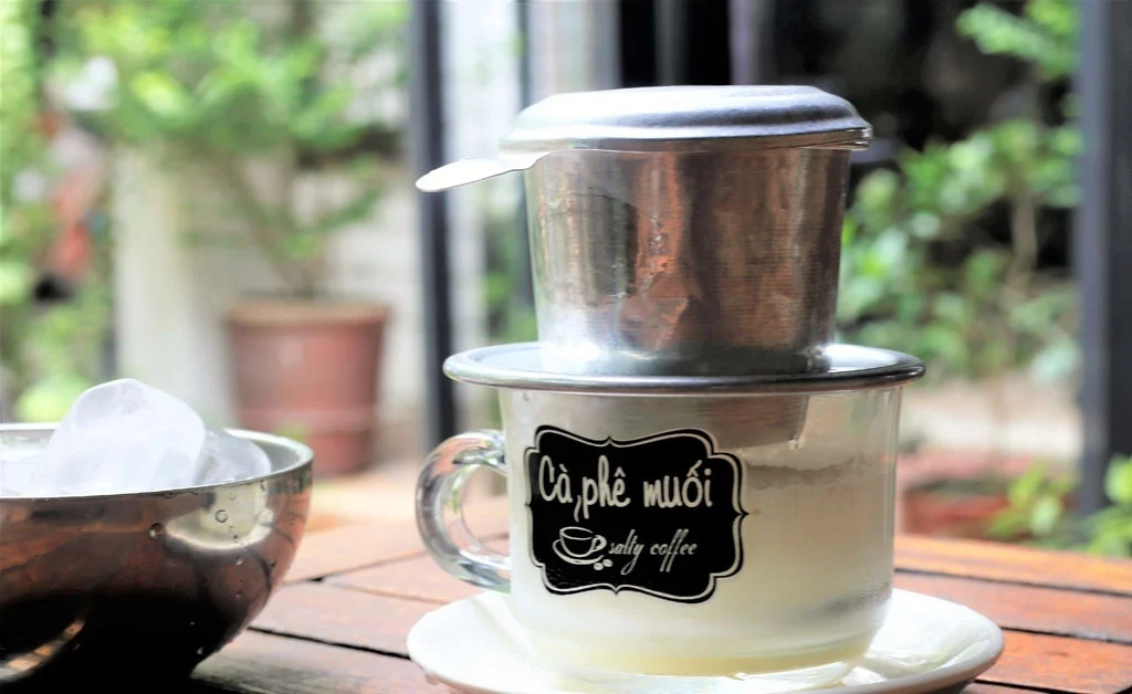 Cafe muối bắt nguồn từ đâu? Cách pha cafe muối chuẩn Huế