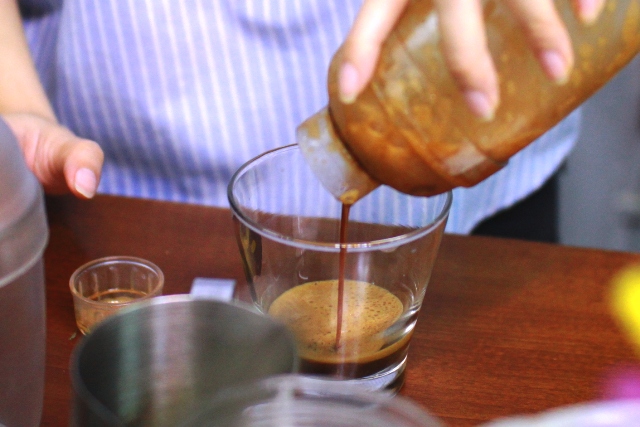 Hướng dẫn làm cà phê cốt dừa tại nhà thơm ngon béo ngậy