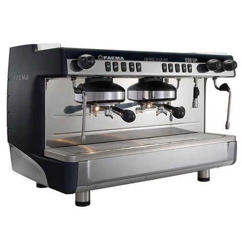 Giải mã sức hút của máy pha cà phê chuyên nghiệp tại quán cà phê hiện đại