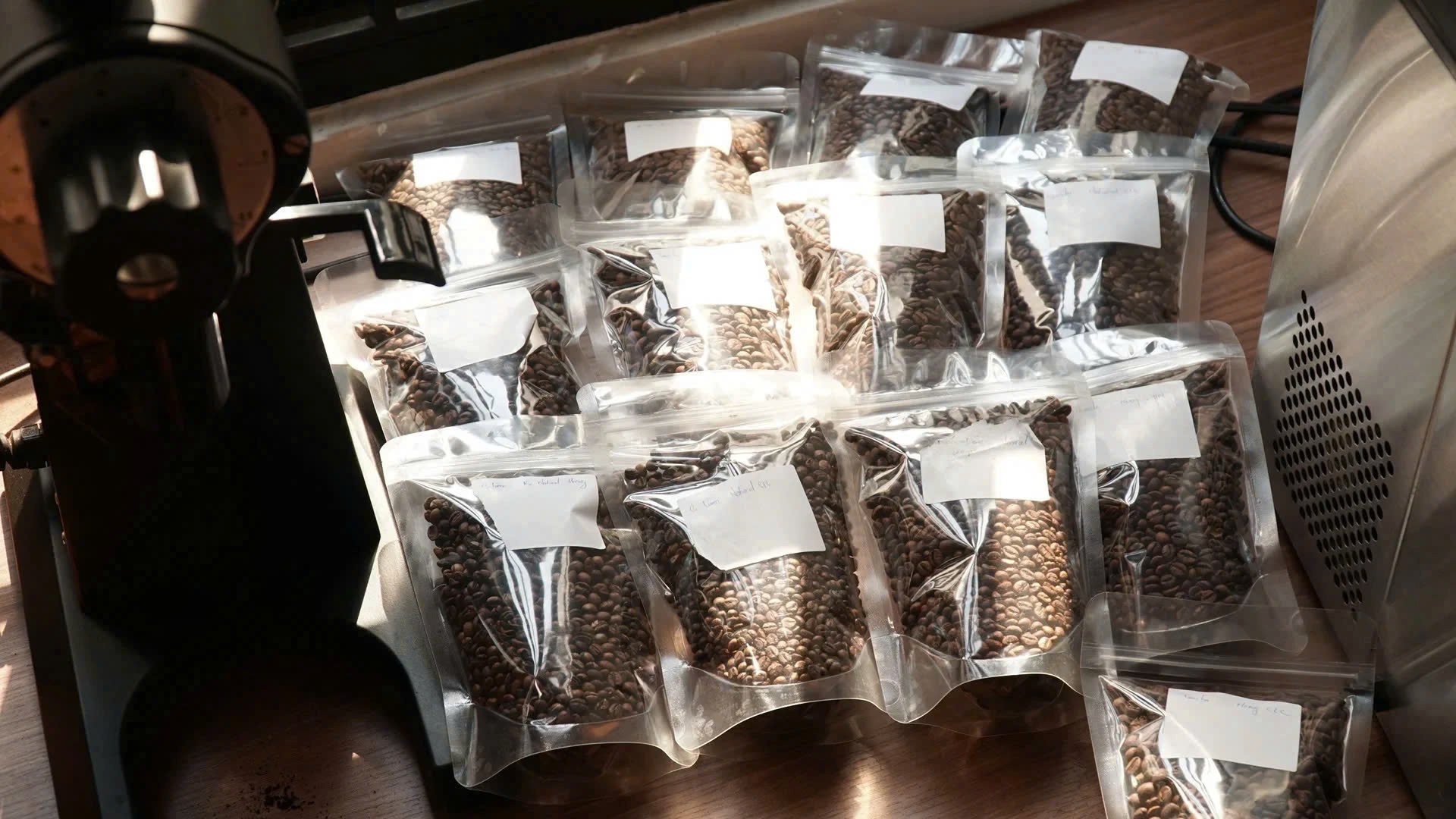 Hướng dẫn bảo quản cà phê hạt pha máy giữ trọn hương vị