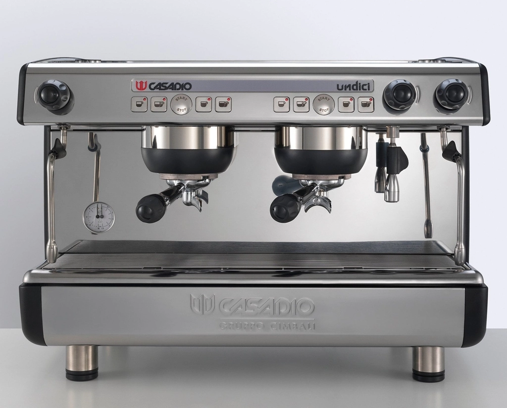Hướng dẫn sử dụng và bảo quản máy pha cà phê Casadio bền lâu