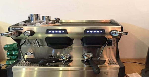 Máy pha cà phê bị tắc nước, không ra nước – Hướng dẫn xử lý chi tiết