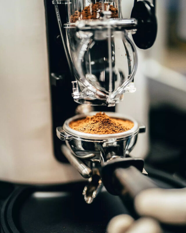 Máy xay cà phê hạt bằng lưỡi dao