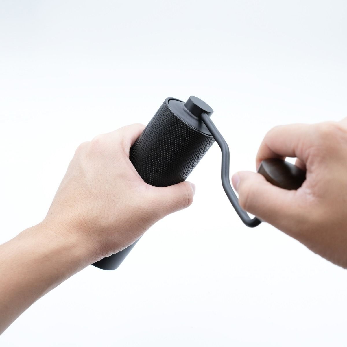 Mẹo sử dụng máy xay cà phê cầm tay để không bị lãng phí hạt cà phê