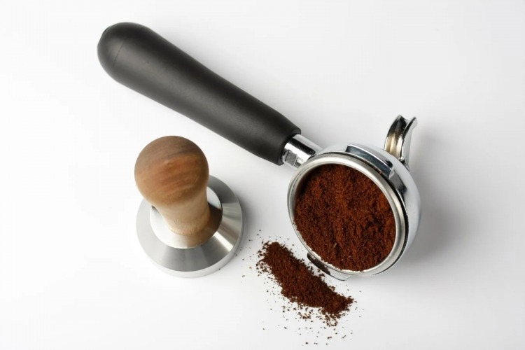Bột cafe pha máy là gì? Cách chọn chuẩn như barista chuyên nghiệp