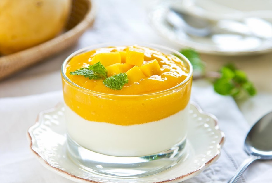 Sinh tố xoài sữa chua món uống vừa ngon miệng vừa tốt cho hệ tiêu hóa