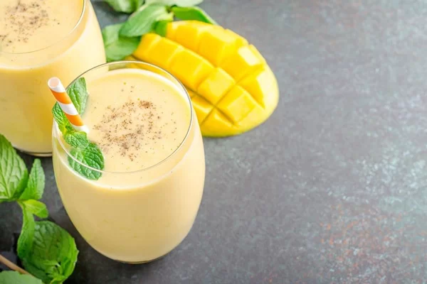 Sinh tố xoài sữa chua món uống vừa ngon miệng vừa tốt cho hệ tiêu hóa