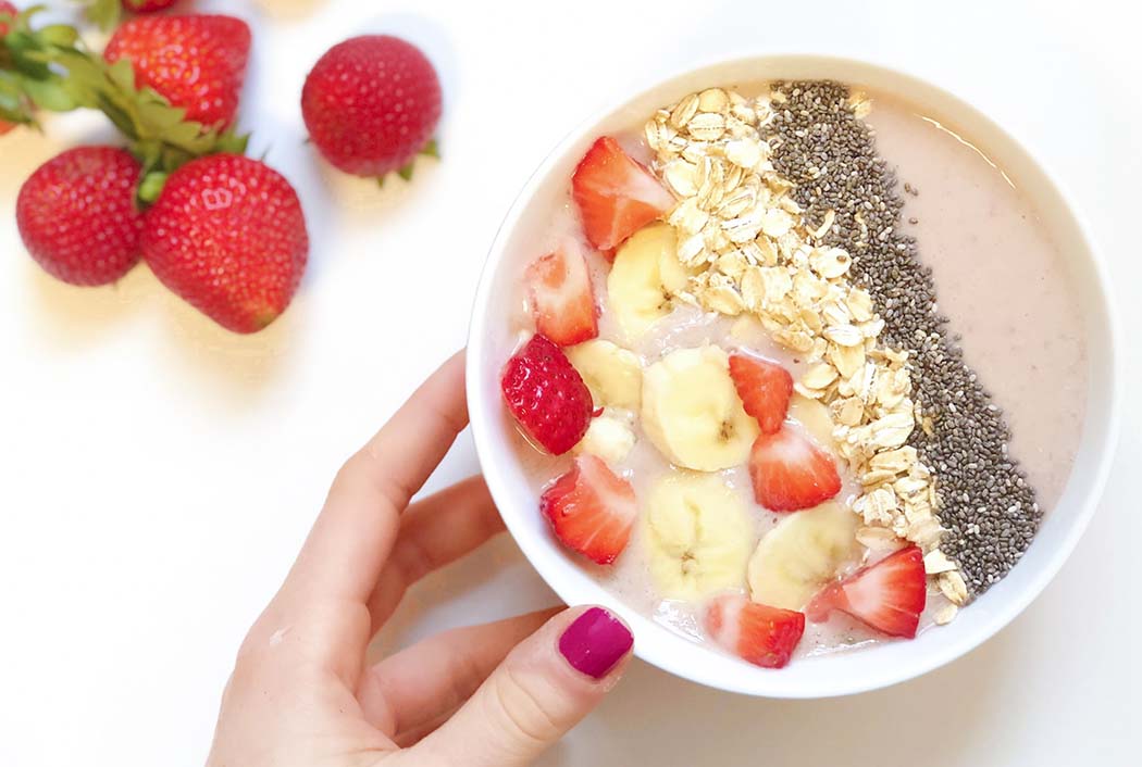 Smoothie dâu chuối công thức đơn giản cho một ly sinh tố bổ dưỡng, mát lạnh