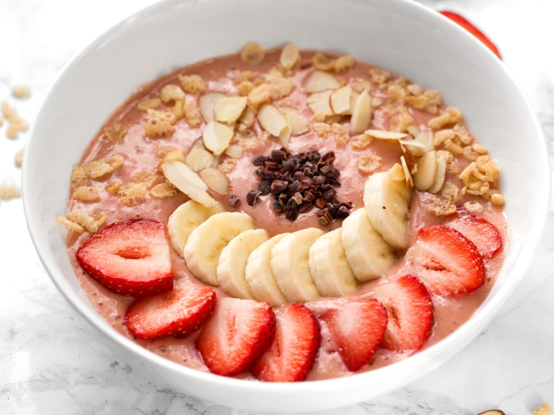 Smoothie dâu chuối công thức đơn giản cho một ly sinh tố bổ dưỡng, mát lạnh