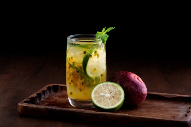 Tự làm soda chanh dây mát lạnh cực đã khát ngày nắng nóng