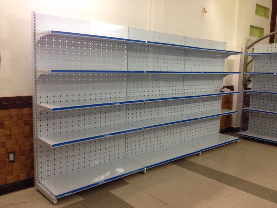 kệ siêu thị tôn đục lỗ