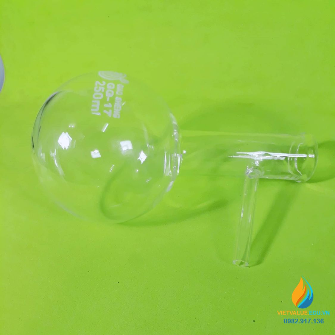 Bình cầu thủy tinh đáy tròn, cổ dài, có nhánh chiết, dung tích 250ml