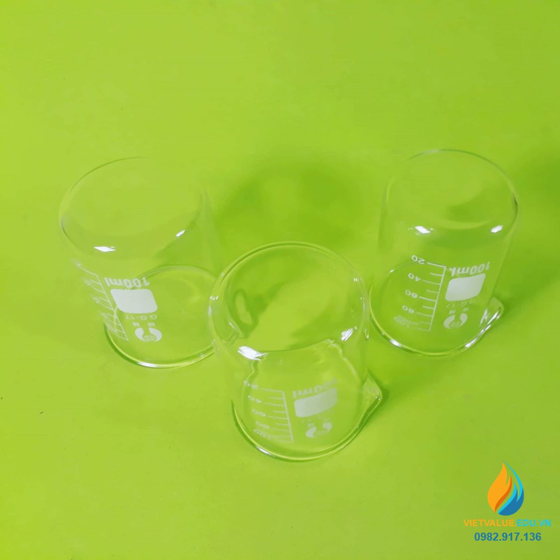 Cốc đong thủy tinh trong suốt, chịu nhiệt, có chia vạch, có mỏ, 100ml