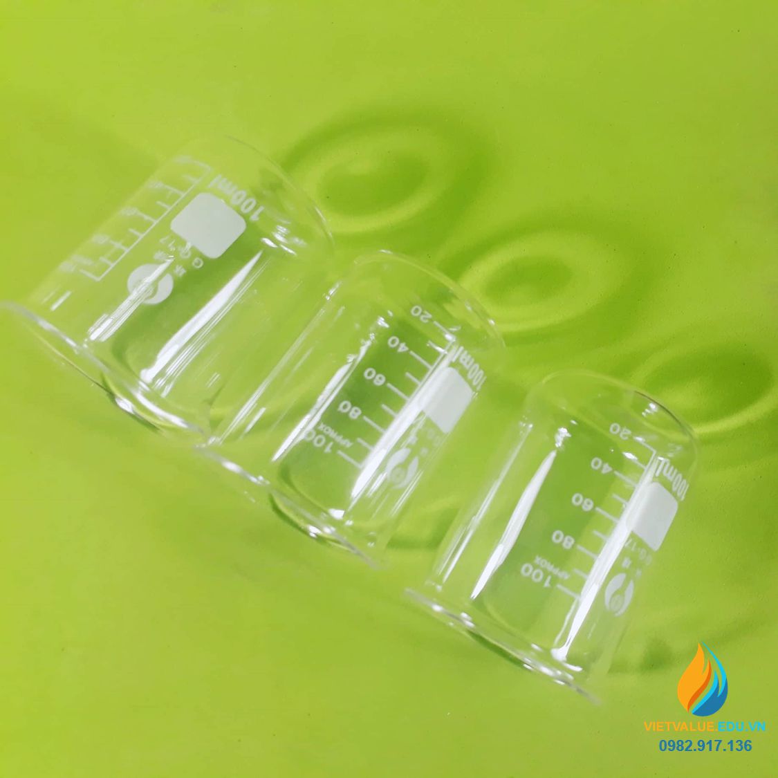 Cốc đong thủy tinh trong suốt, chịu nhiệt, có chia vạch, có mỏ, 100ml