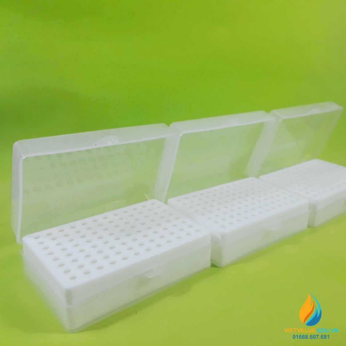 Hộp đựng đầu côn loại 10 microlit, 96 lỗ, đường kính lỗ 5mm