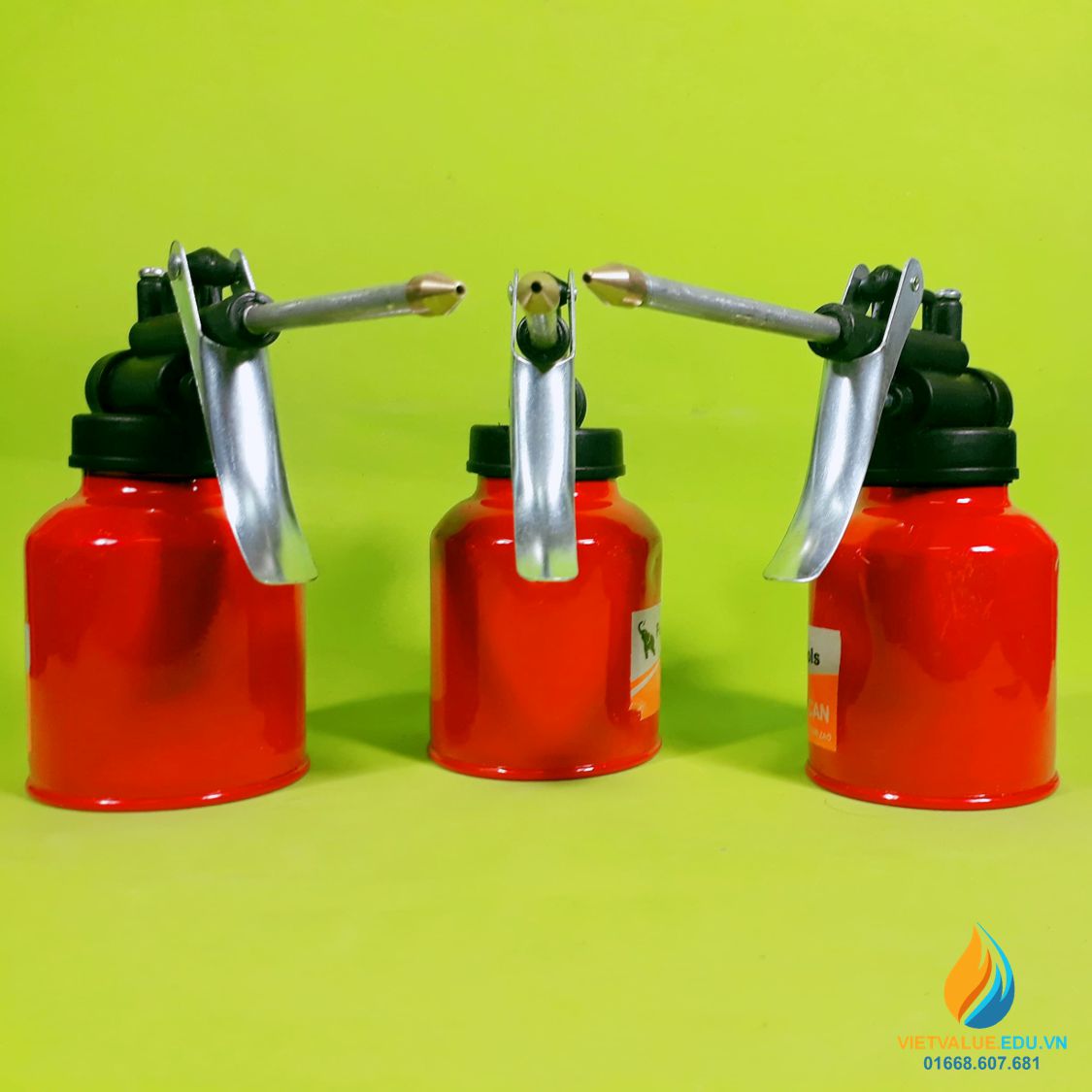 Bình xịt dầu máy công nghiệp, sơn đỏ, dung tích 250ml