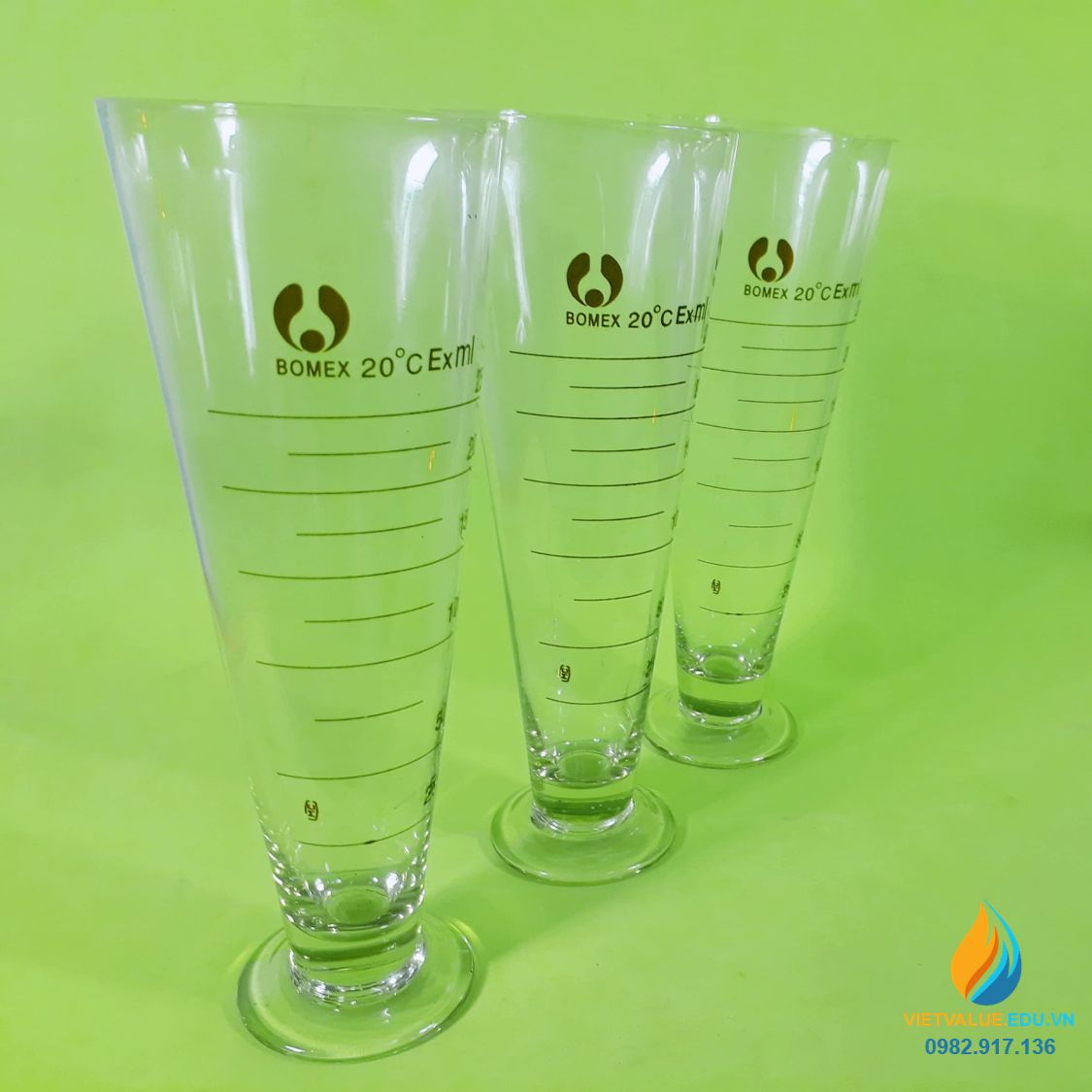 Ly đong hóa chất, thủy tinh trong suốt, chia vạch, dung tích 250ml
