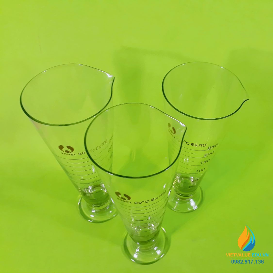 Ly đong hóa chất, thủy tinh trong suốt, chia vạch, dung tích 250ml
