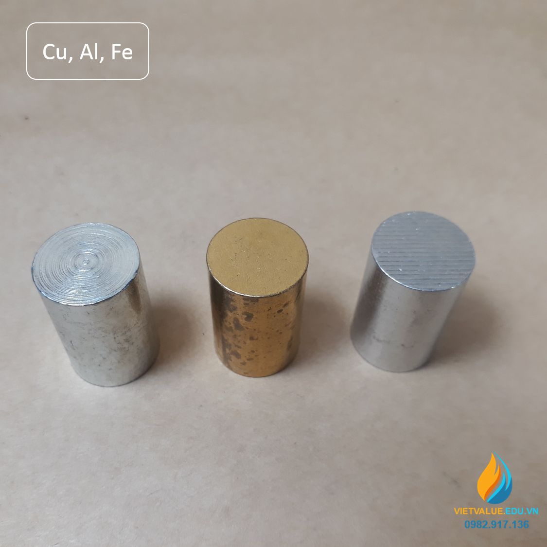 Bộ 3 khối kim loại dạng hình trụ, kim loại đồng, kin loại nhôm, kim loại sắt