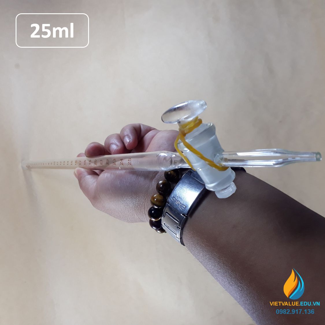 Buret khóa thủy tinh 25ml có bạc chao, có vạch chia, thủy tinh trong suốt