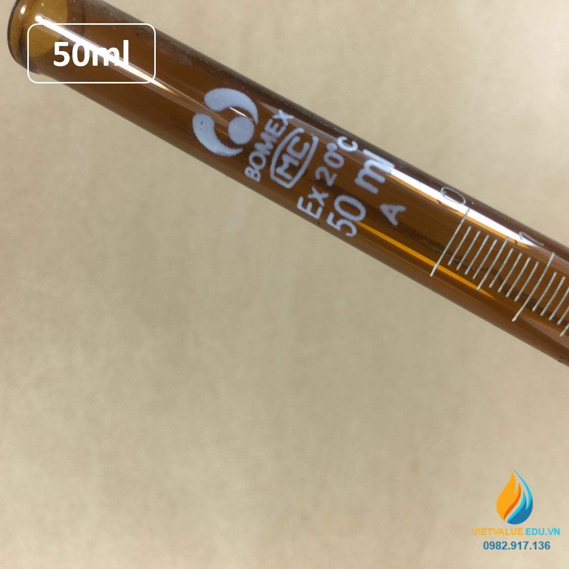 Buret khóa thủy tinh, vạch chia, màu nâu hổ phách, dung tích 50ml, không bạc chao