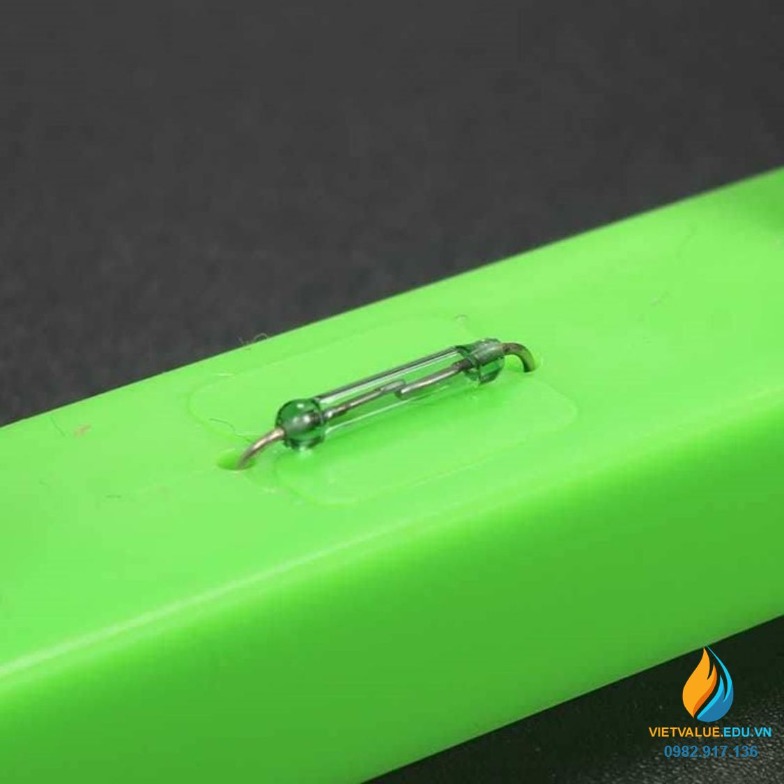 Công tắc từ điều khiển mạch điện, dụng cụ lắp ráp mạch điện