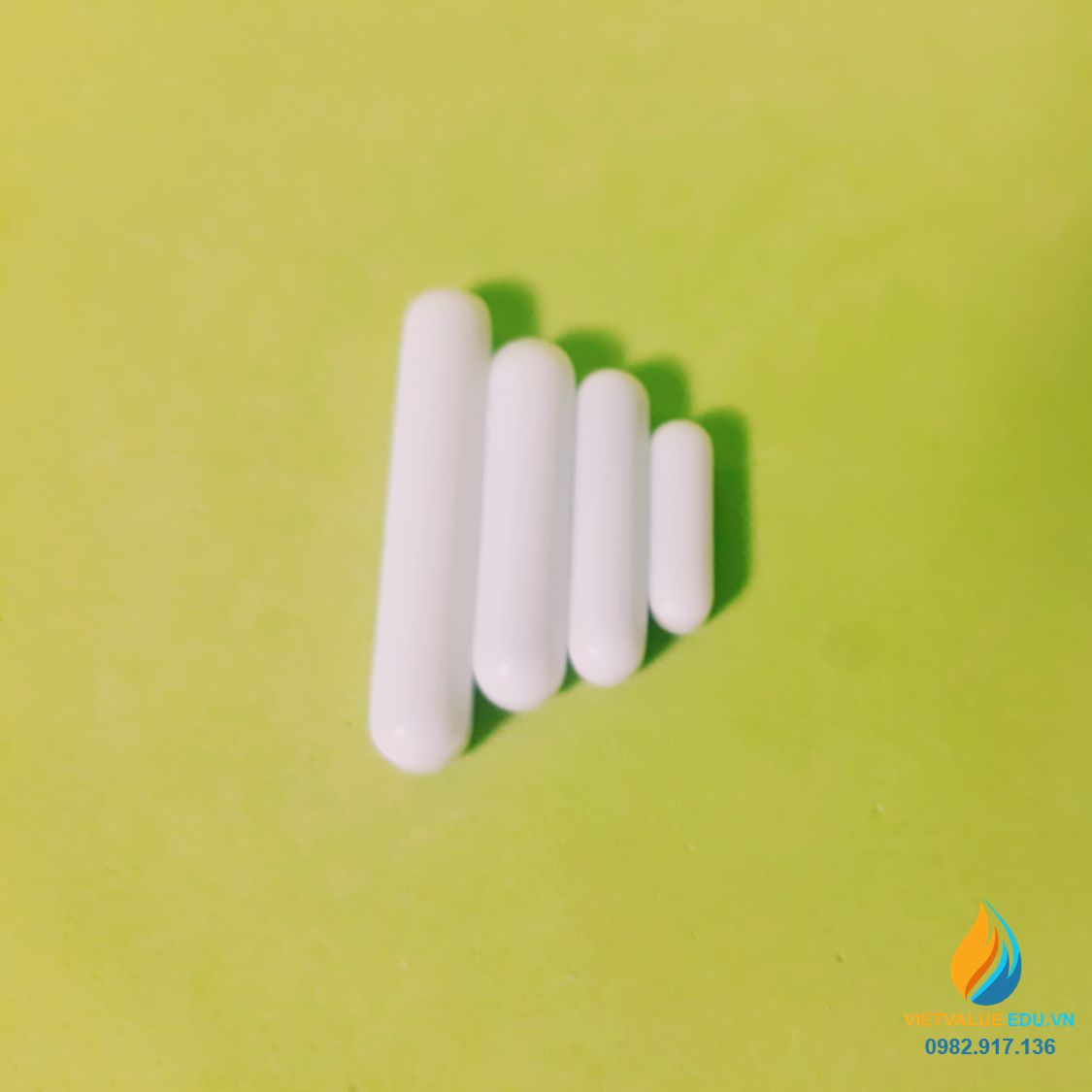 Cá từ khuấy hóa chất phòng thí nghiệm, loại không cạnh SA20, dài 20mm