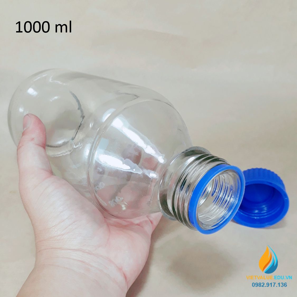 Chai trung tính nắp vặn xanh, vạch chia trong suốt dung tích 1000ml