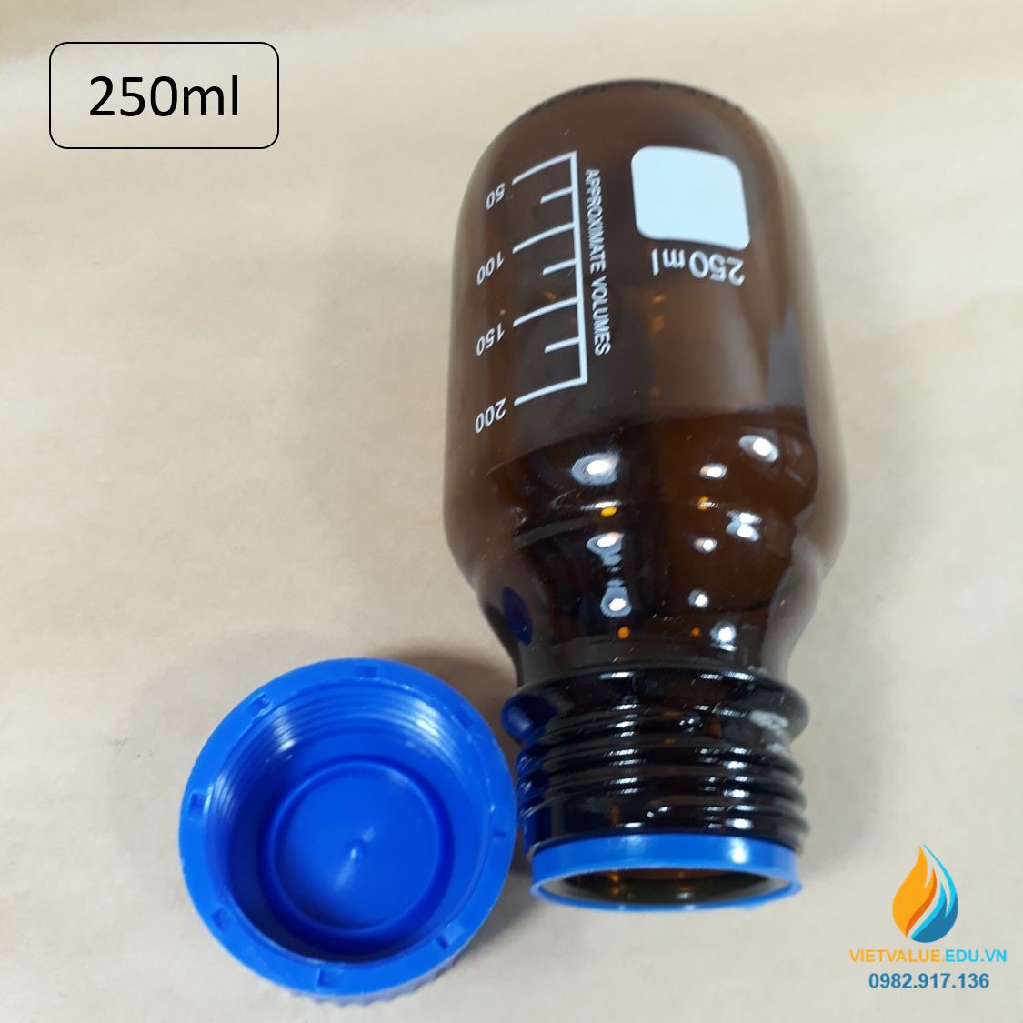 Chai trung tính 250ml màu nâu hổ phách, nắp vặn xanh, chịu nhiệt