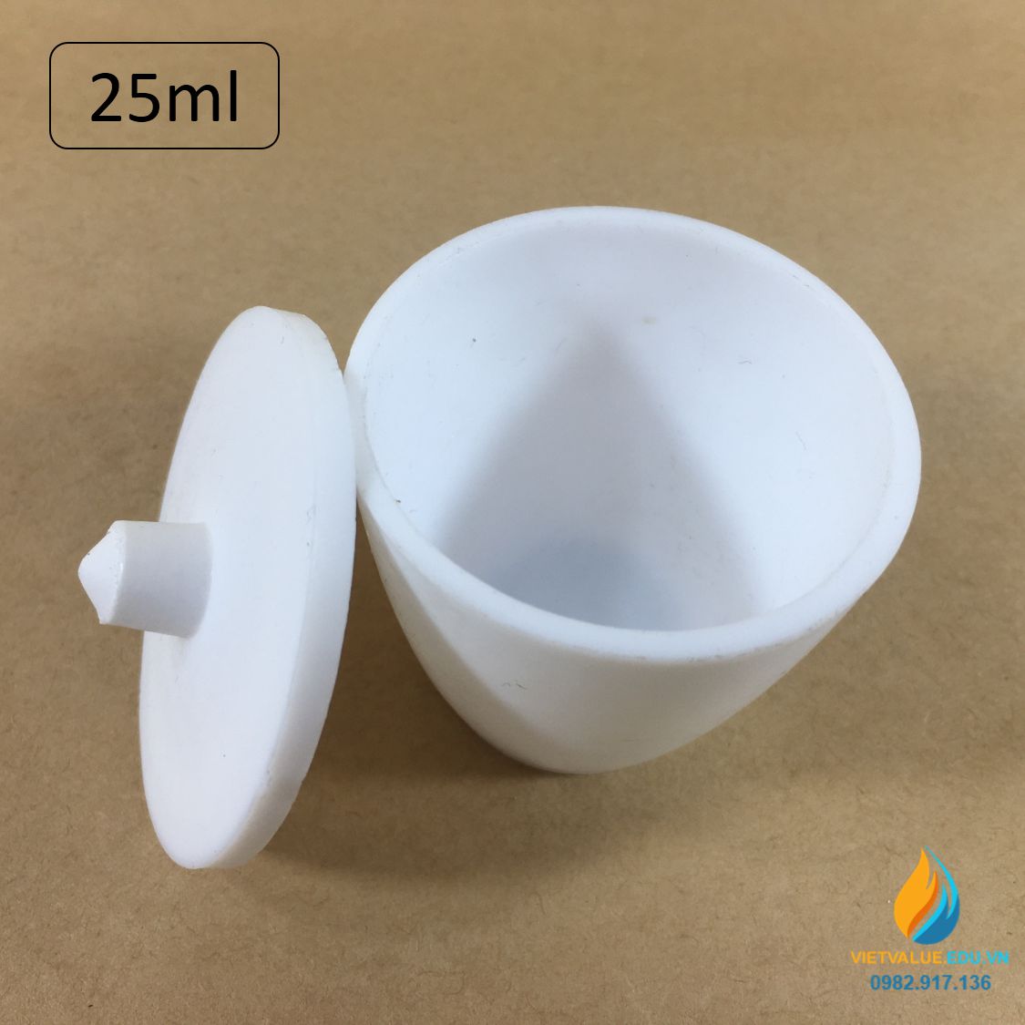 Chén nhựa PTFE có nắp, kháng kiềm và axit mạnh. dung tích 25ml