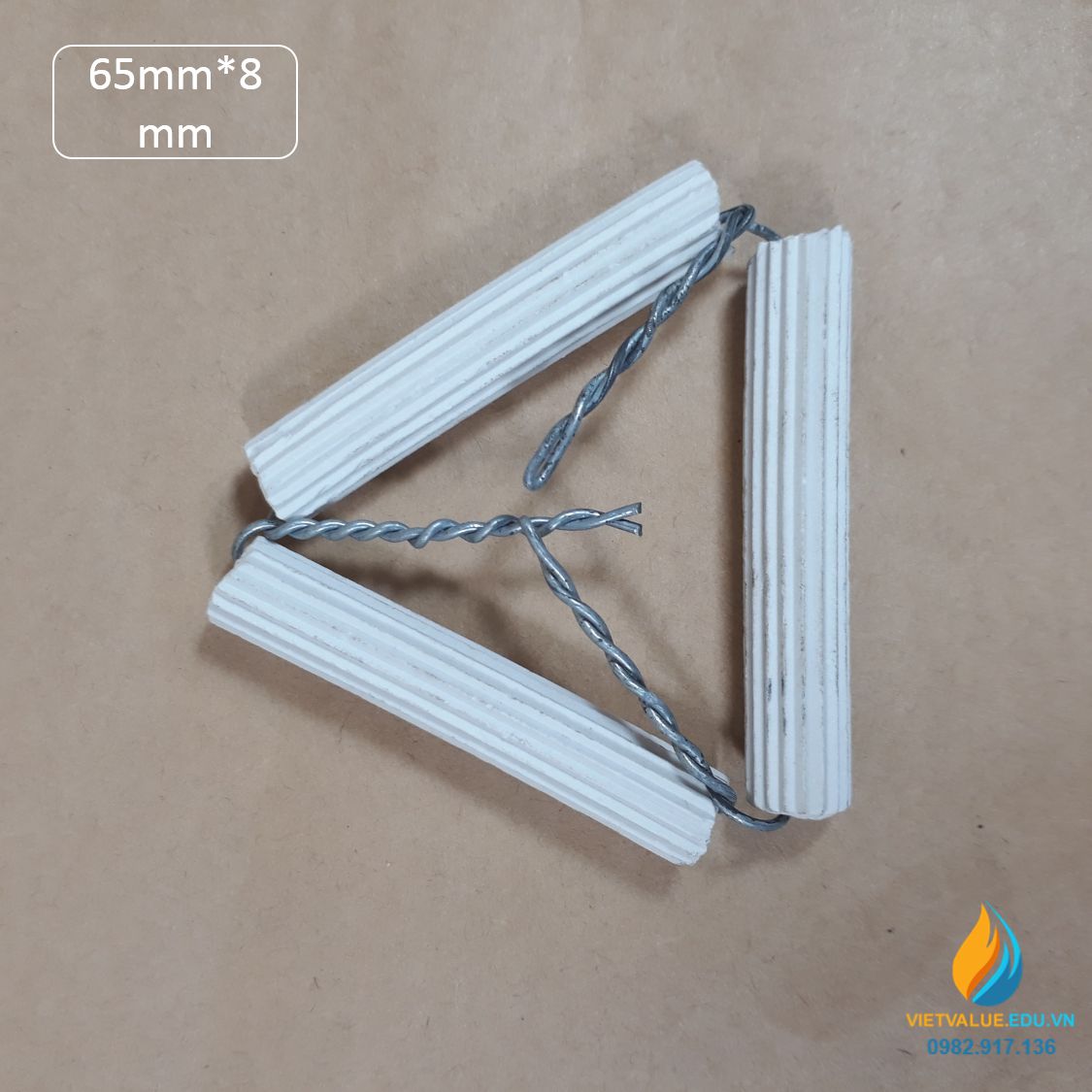 Clay tam giác chống nứt vỡ kích thước cạnh 65mm, đường kính ống 8mm