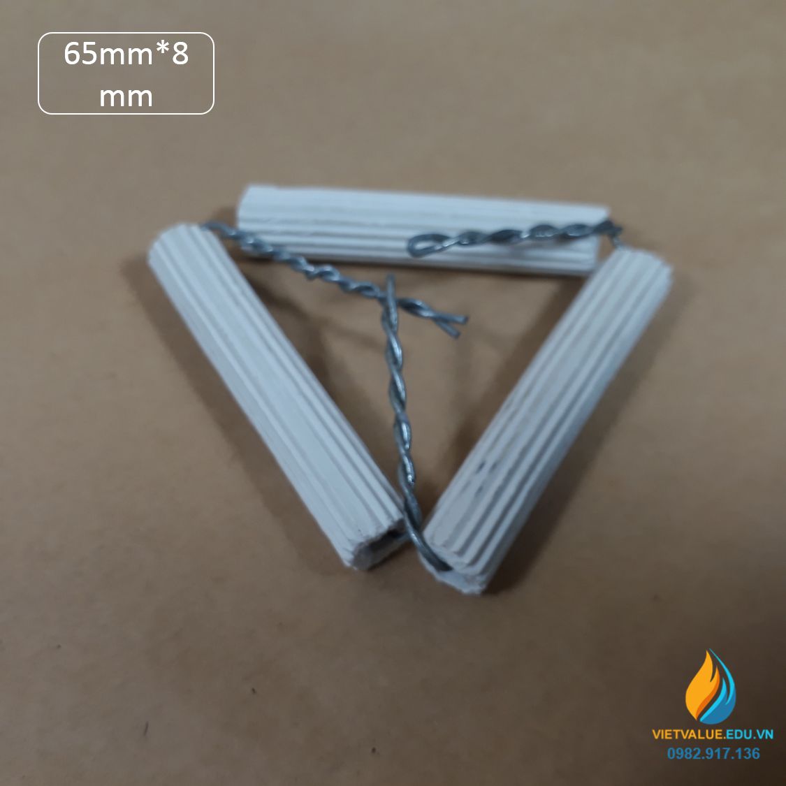 Clay tam giác chống nứt vỡ kích thước cạnh 65mm, đường kính ống 8mm