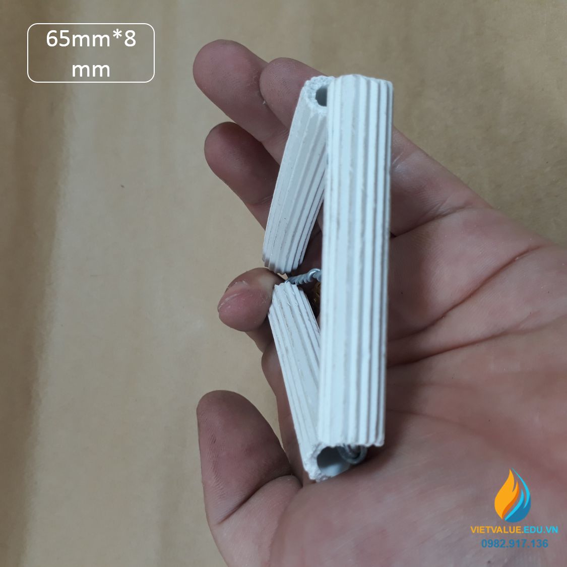 Clay tam giác chống nứt vỡ kích thước cạnh 65mm, đường kính ống 8mm