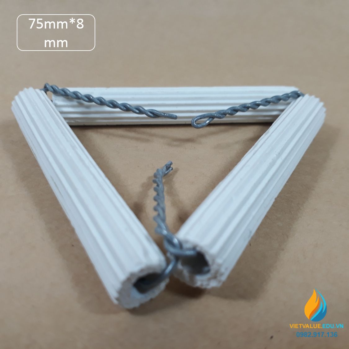 Clay tam giác chống nứt vỡ, chịu nhiệt cao chiều dài cạnh 75mm, đường kính ống 8mm
