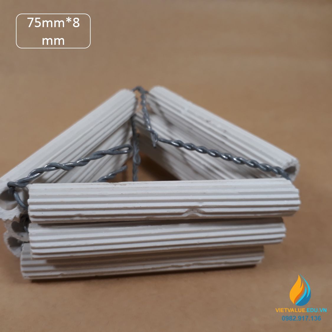 Clay tam giác chống nứt vỡ, chịu nhiệt cao chiều dài cạnh 75mm, đường kính ống 8mm