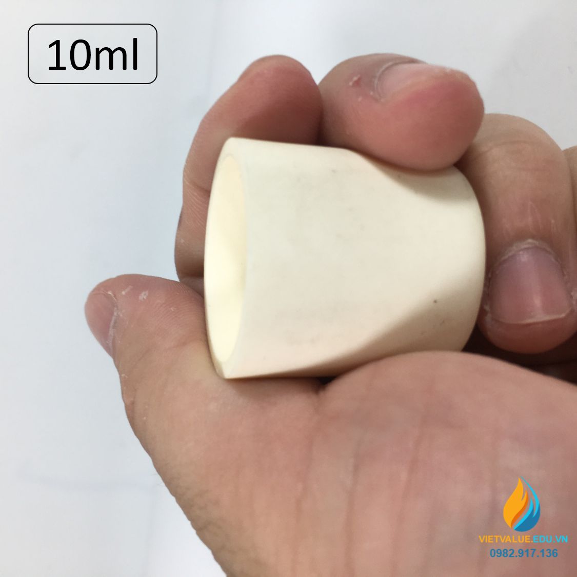 Cốc nhôm oxit Al2O3 tinh khiết hơn 99%, chịu nhiệt độ hơn 1600 độ C nung mẫu 10ml