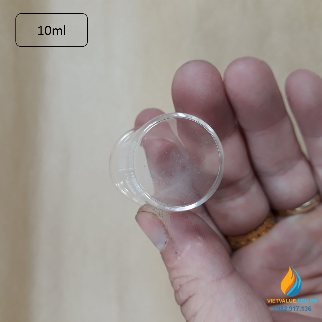 Cốc đong thủy tinh có vạch chia, dung tích 10ml, có mỏ, chịu nhiệt độ cao