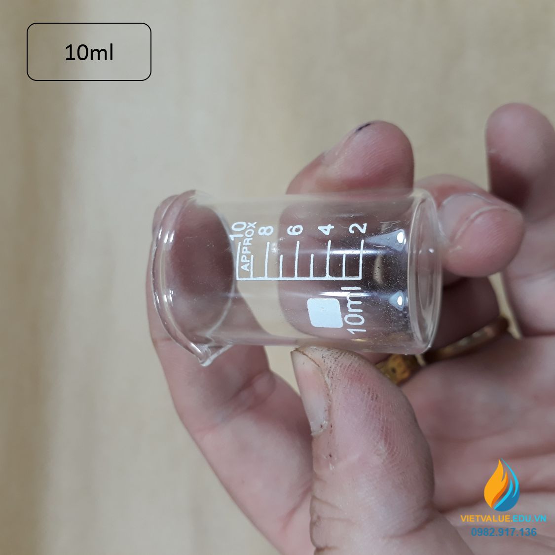 Cốc đong thủy tinh có vạch chia, dung tích 10ml, có mỏ, chịu nhiệt độ cao