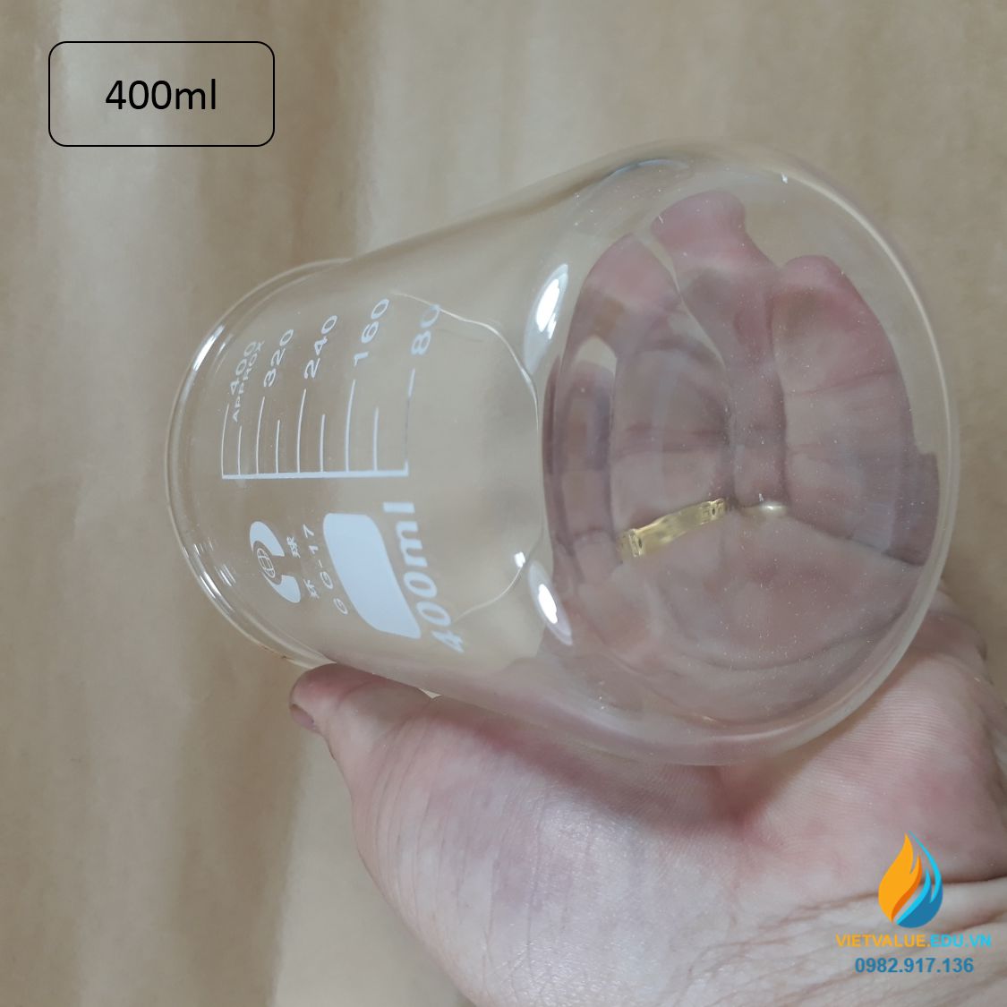 Cốc đong thủy tinh có vạch chia, dung tích 400ml, có mỏ, chịu nhiệt độ cao